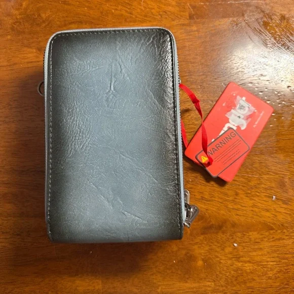 Wrangler blue/ Black Leather Crossbody Wallet - Picture 2 of 8